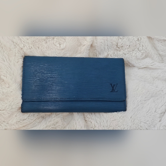 Louis Vuitton Epi Wallet - Picture 1 of 3